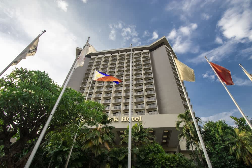 Century Park Hotel 1