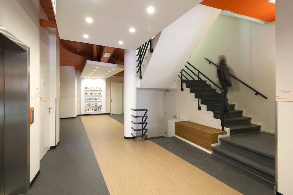 easyHotel The Hague City Centre 2