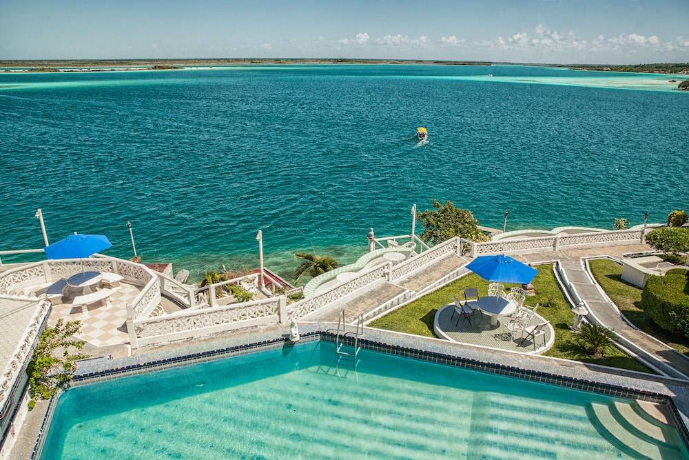Hotel Laguna Bacalar 1