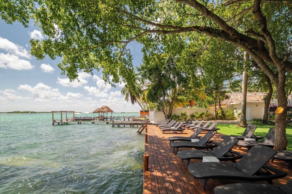 Casa Aakal Lagoon Front 1