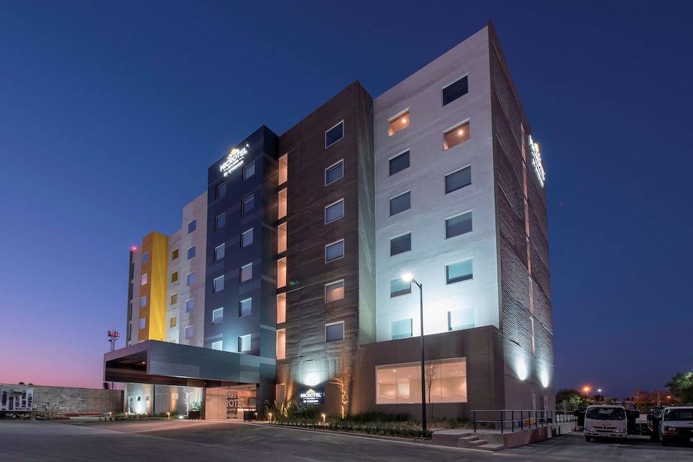 Microtel Inn & Suites by Wyndham San Luis Potosi 1