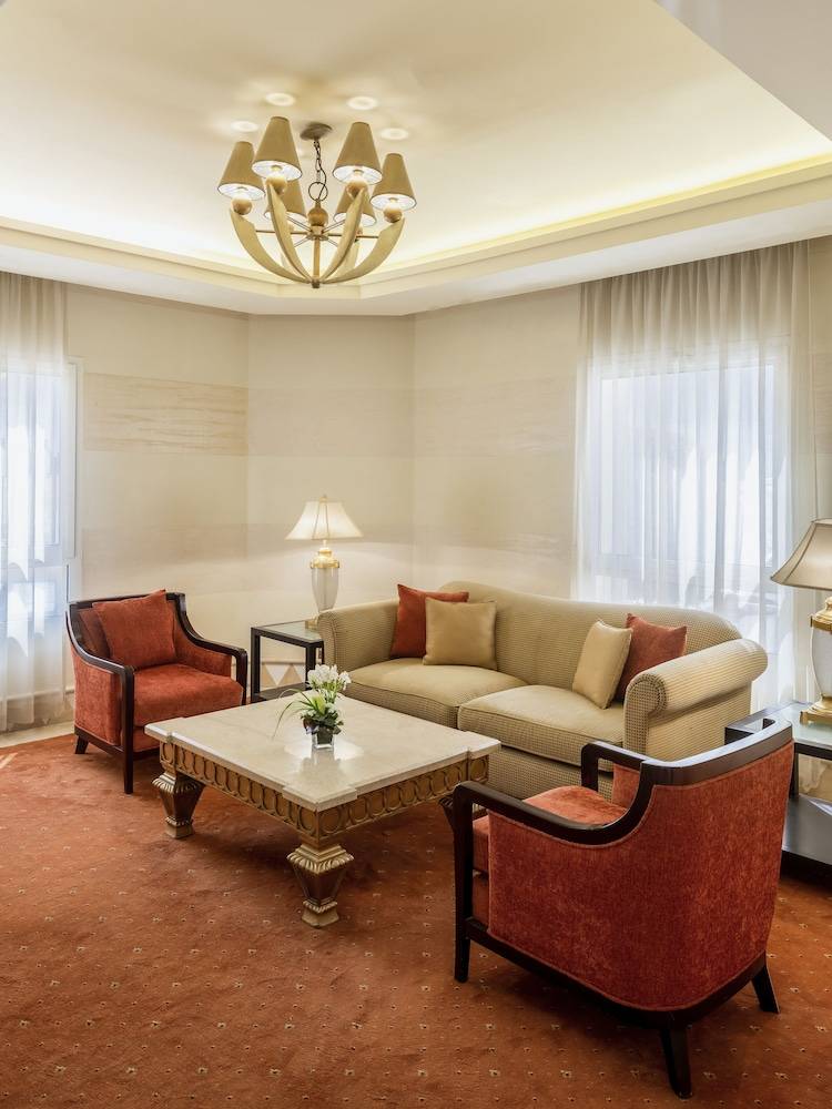 Mövenpick Doha 2