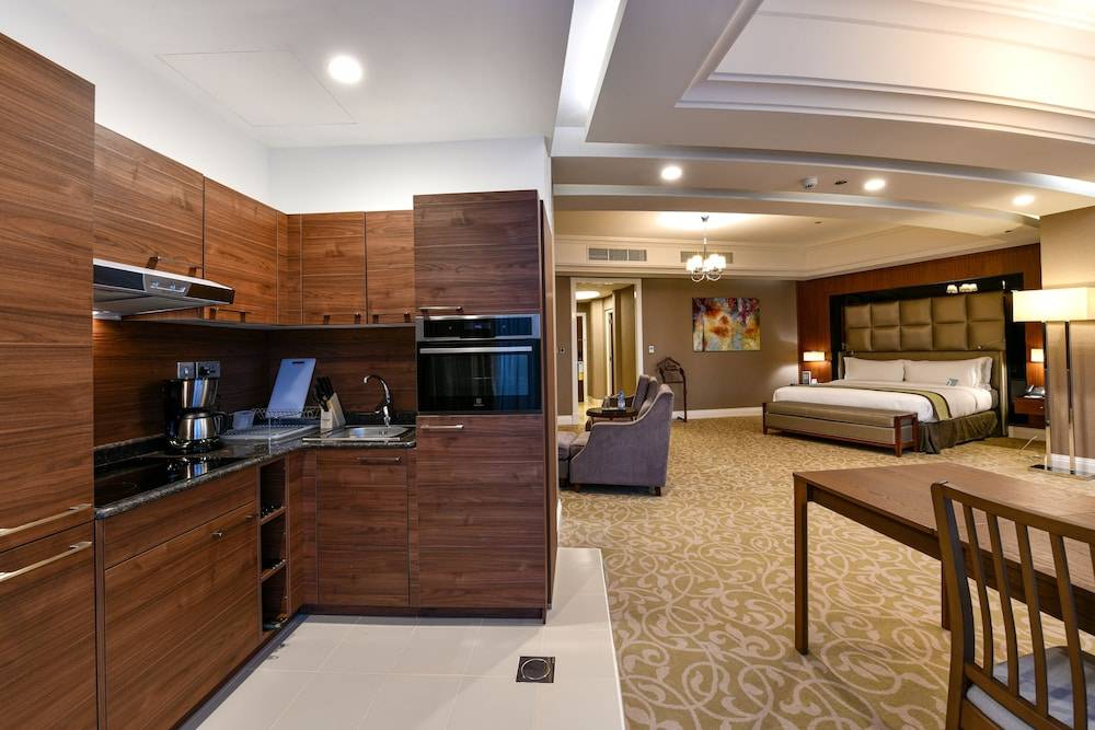 Best Plaza West Bay 2