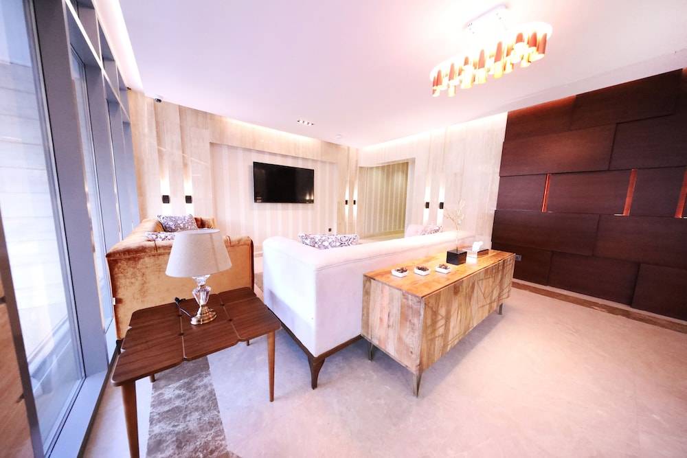EVA Hotel 2