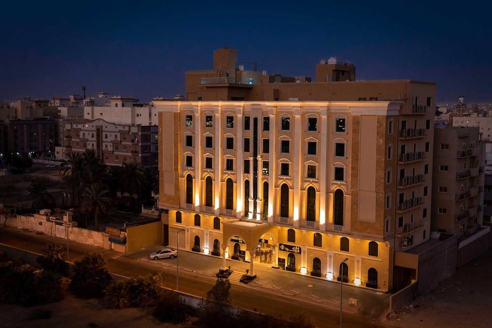 Sunday Emerald Hotel 1