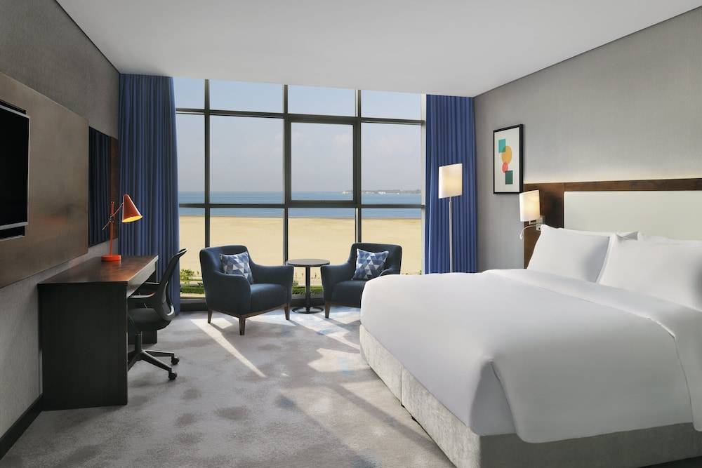 Holiday Inn JEDDAH CORNICHE by IHG 2