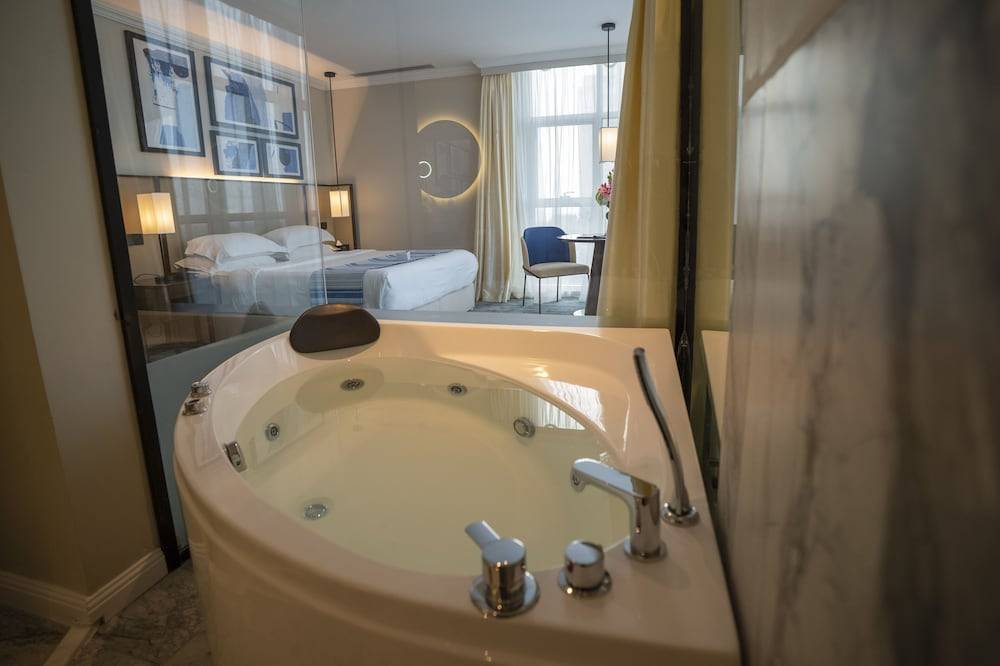 Prime Al Corniche Hotel 1