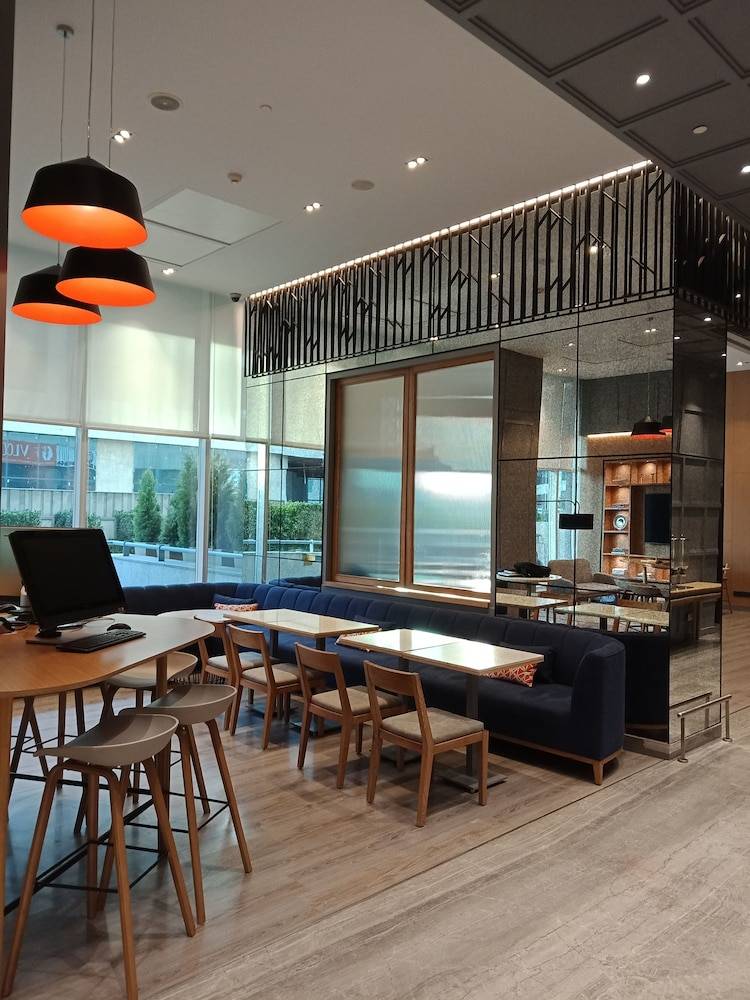 Holiday Inn Express GURUGRAM SECTOR 50 by IHG 2