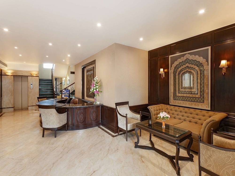 La Place Sarovar Portico 2