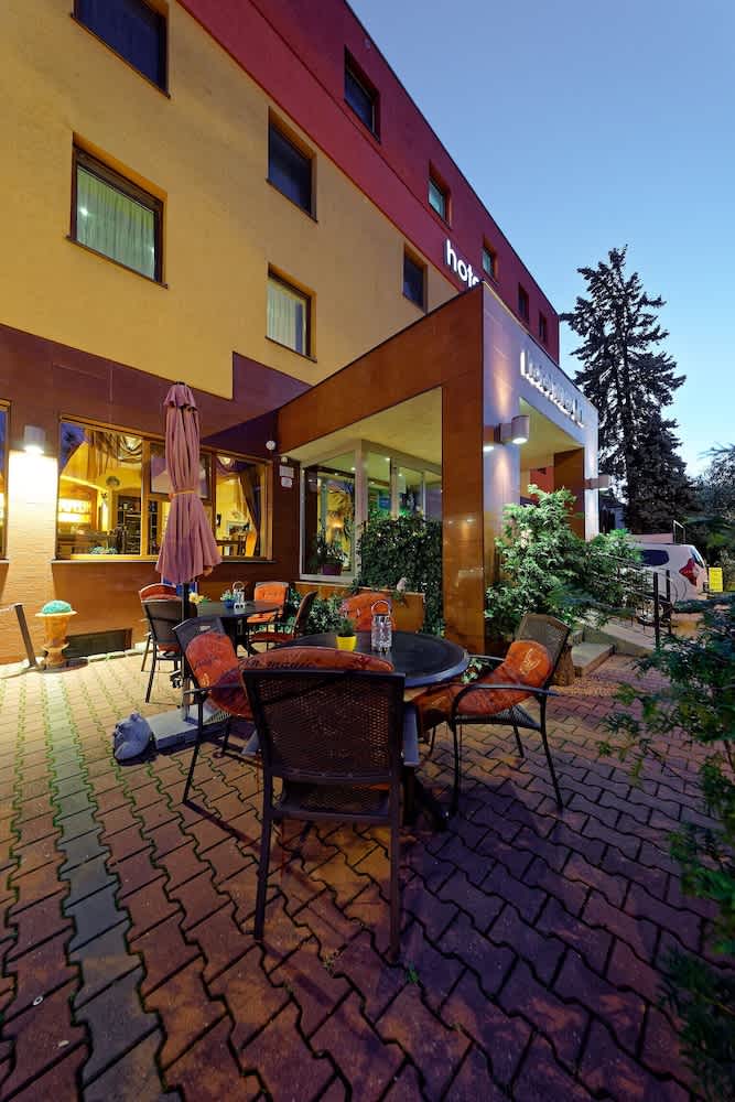 Hotel Max Inn 1