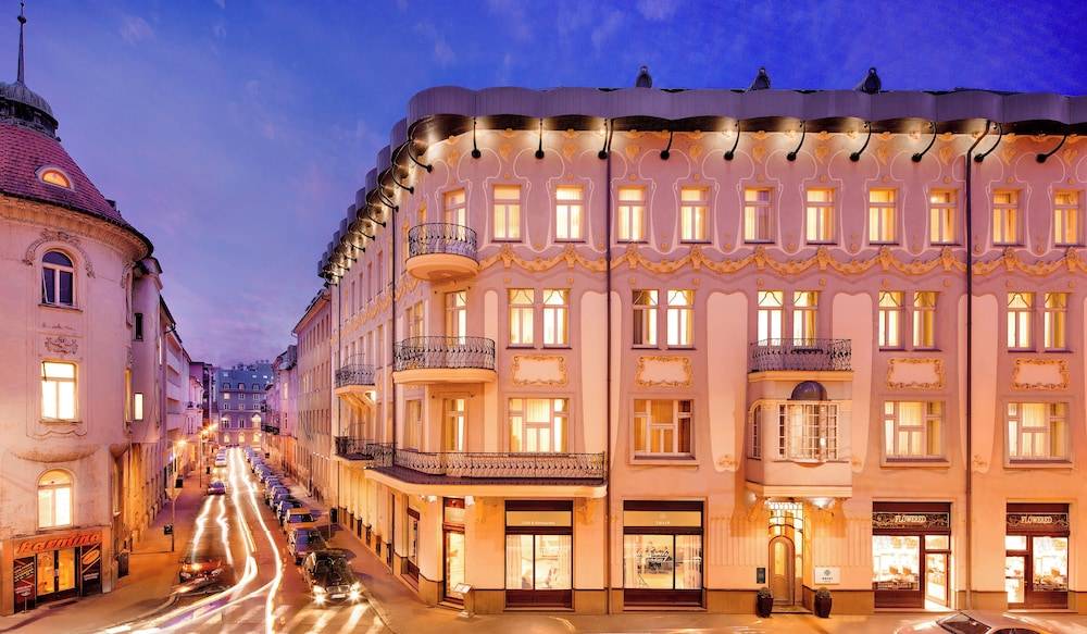 Roset Hotel & Residence 1