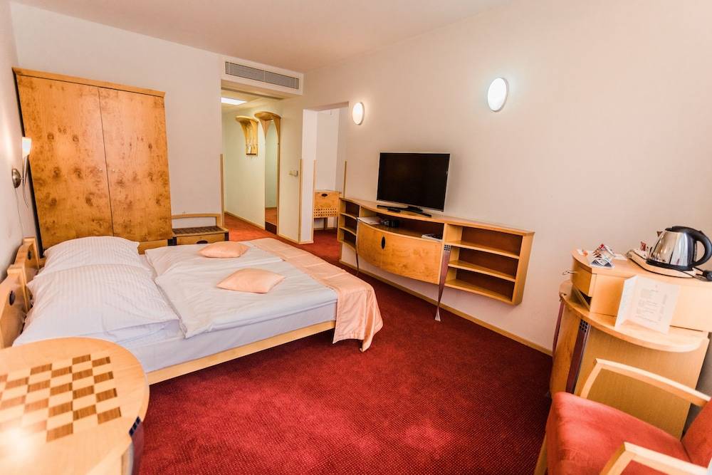 Hotel SET 1
