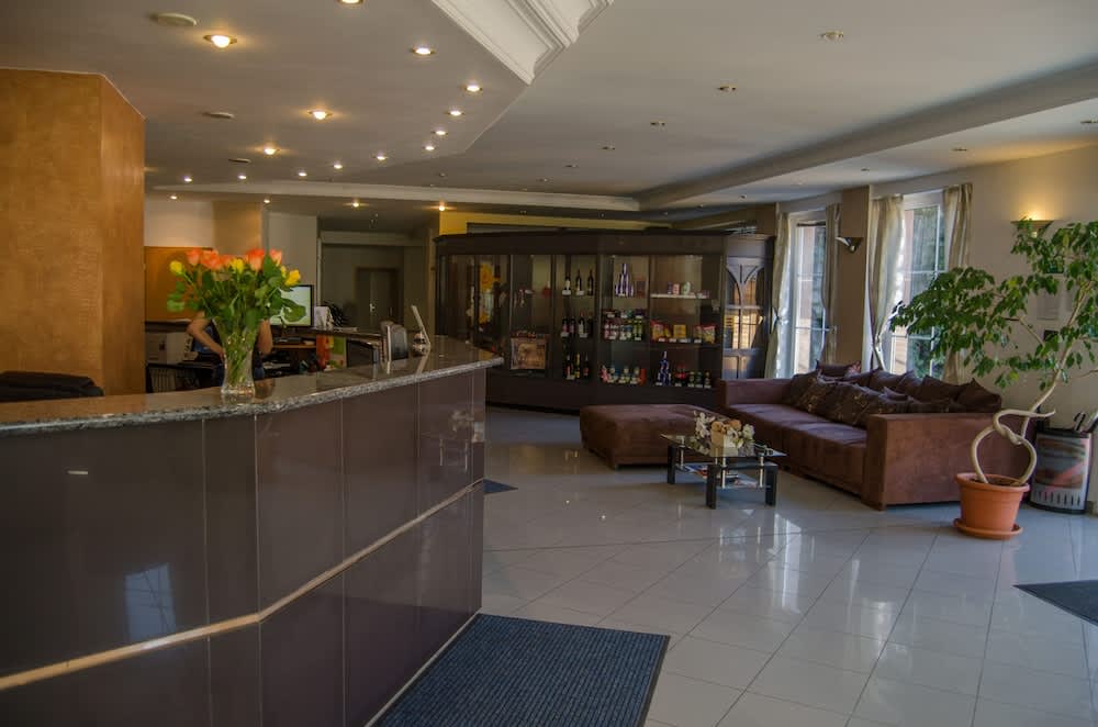 Hotel West 2
