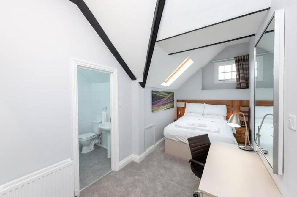 Uno Hotel Heathrow Windsor 1