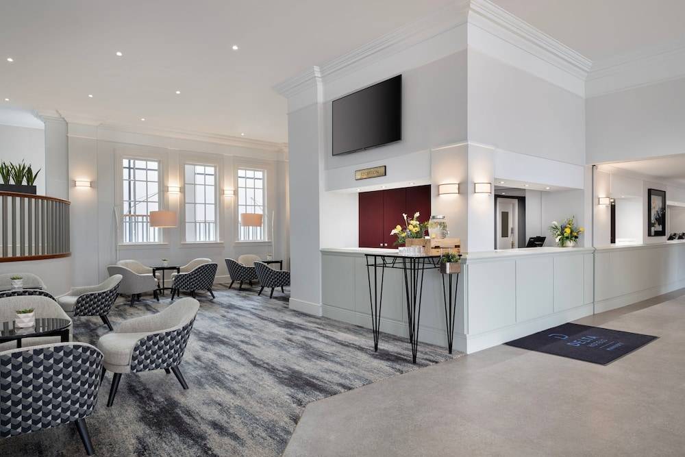 Delta Hotels by Marriott Heathrow Windsor 1