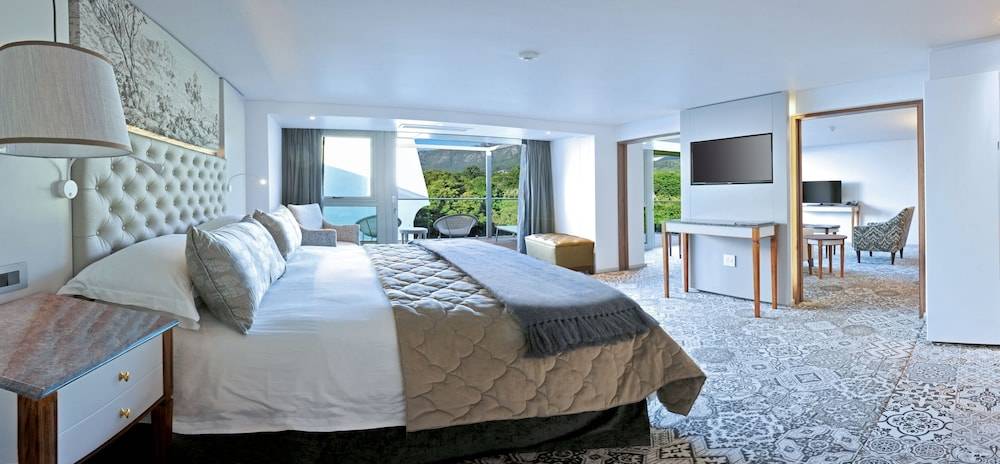Vineyard Hotel 2