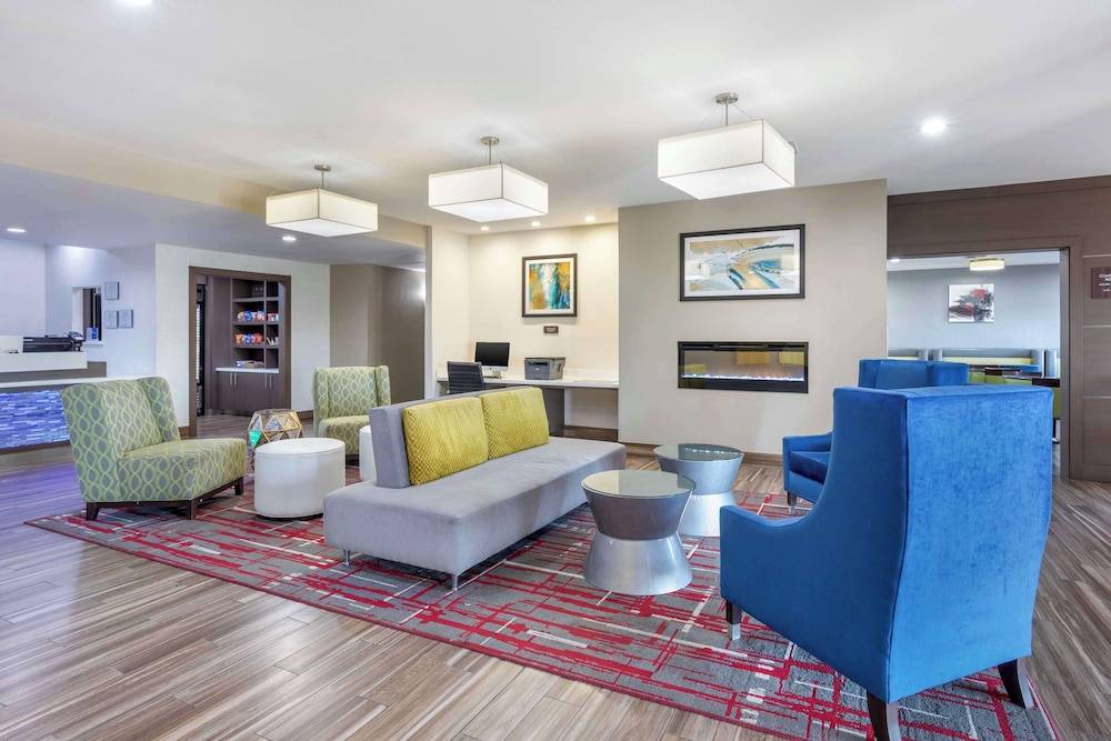 Best Western Plus Mansfield Inn & Suites 1