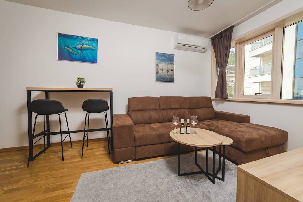 Blue Marlin Apartments 2