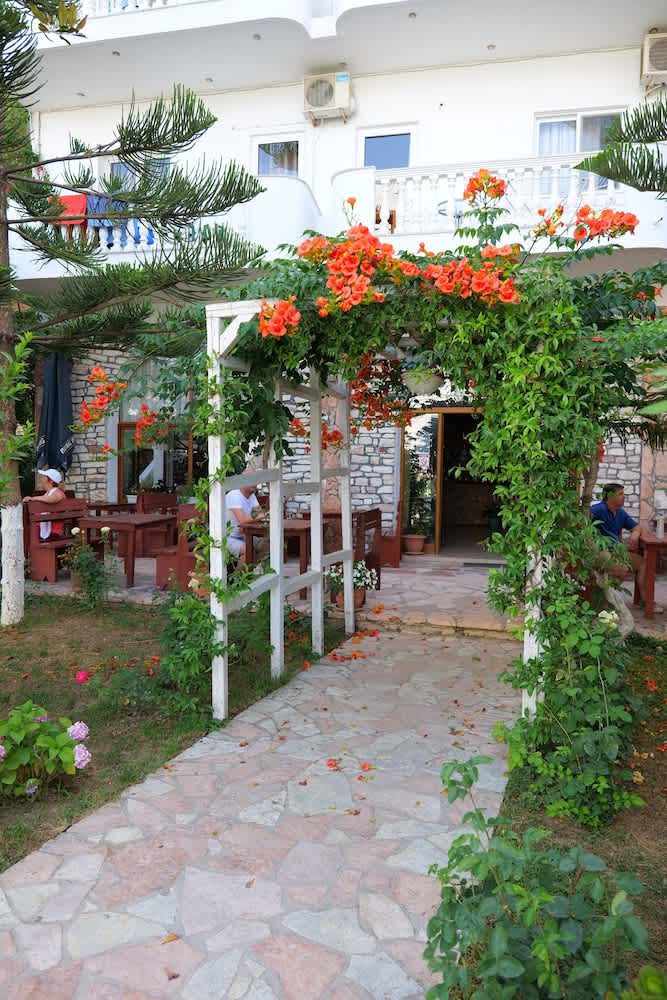 Hotel Rixhi 2