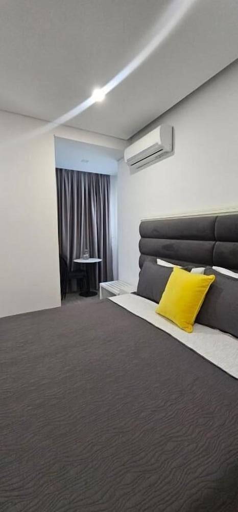 Hotel Edina by HP 2
