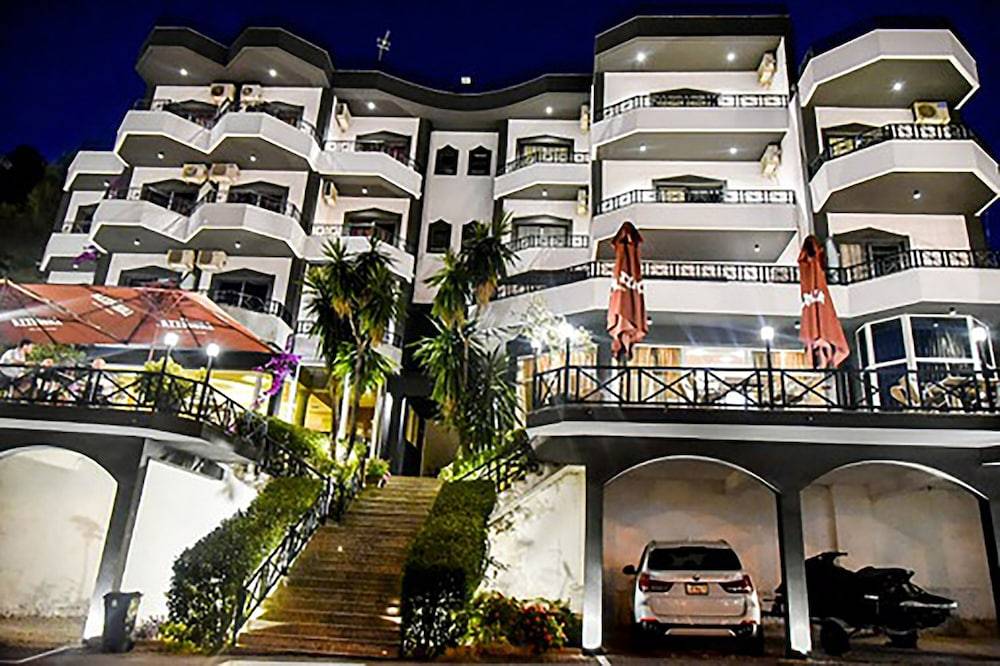 Privé City Hotel 1