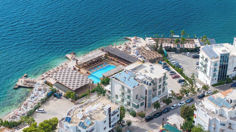 Grand Hotel Saranda 1