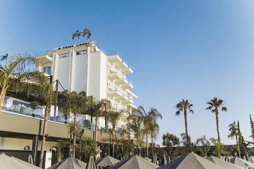 Demi Hotel 1