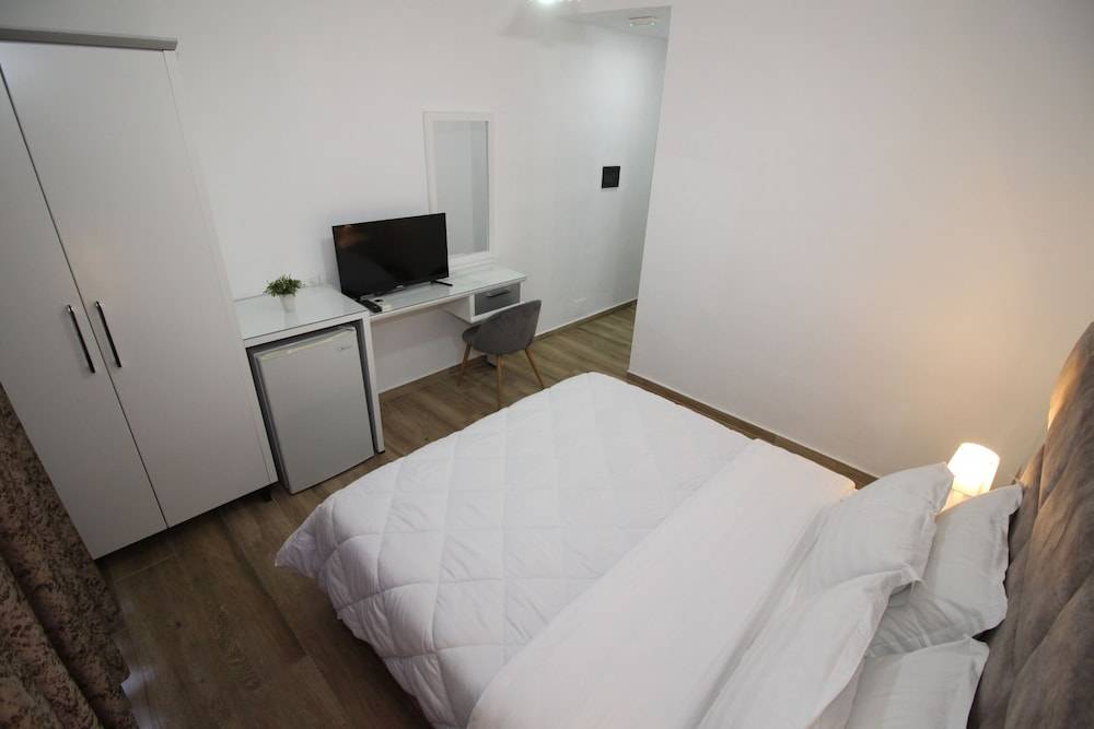 Julia Hotel 2