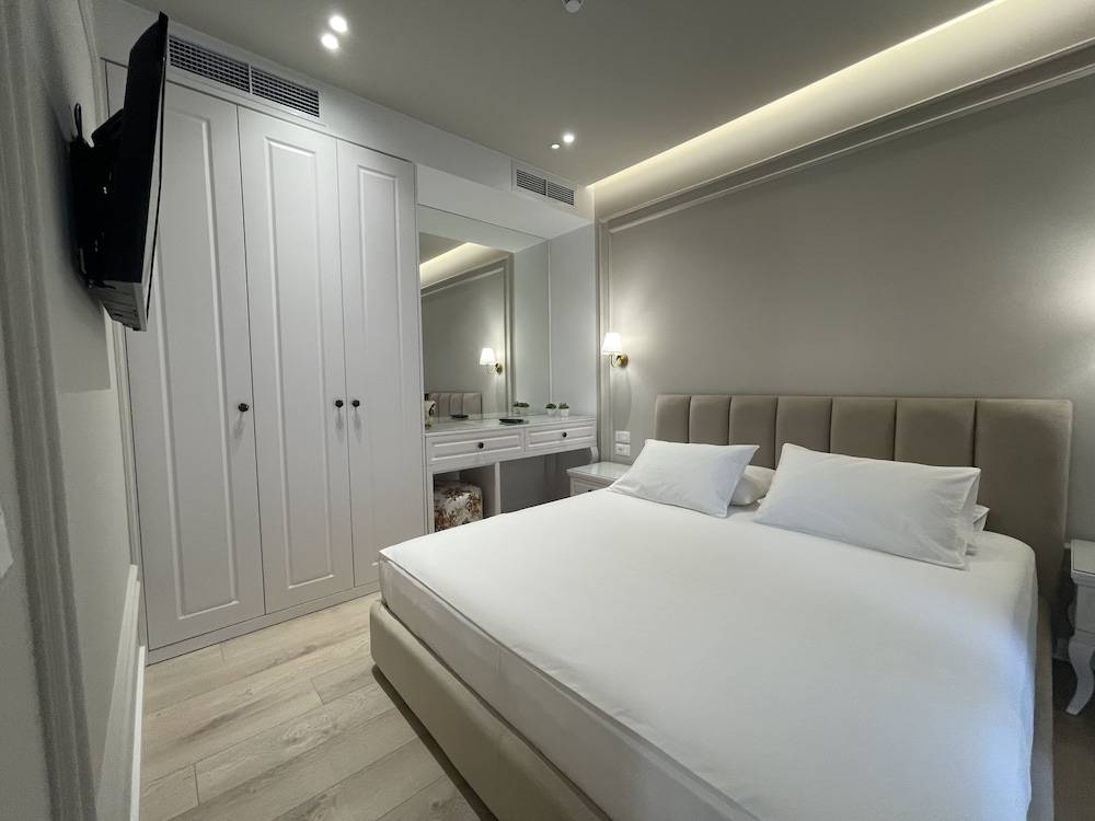 Seaside Hotel 1