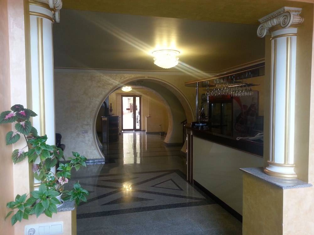 Primer Hotel 2