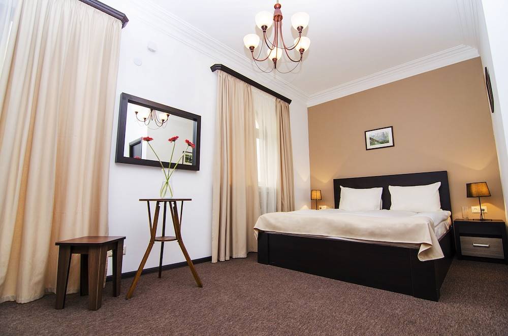 City Centre Hotel 1
