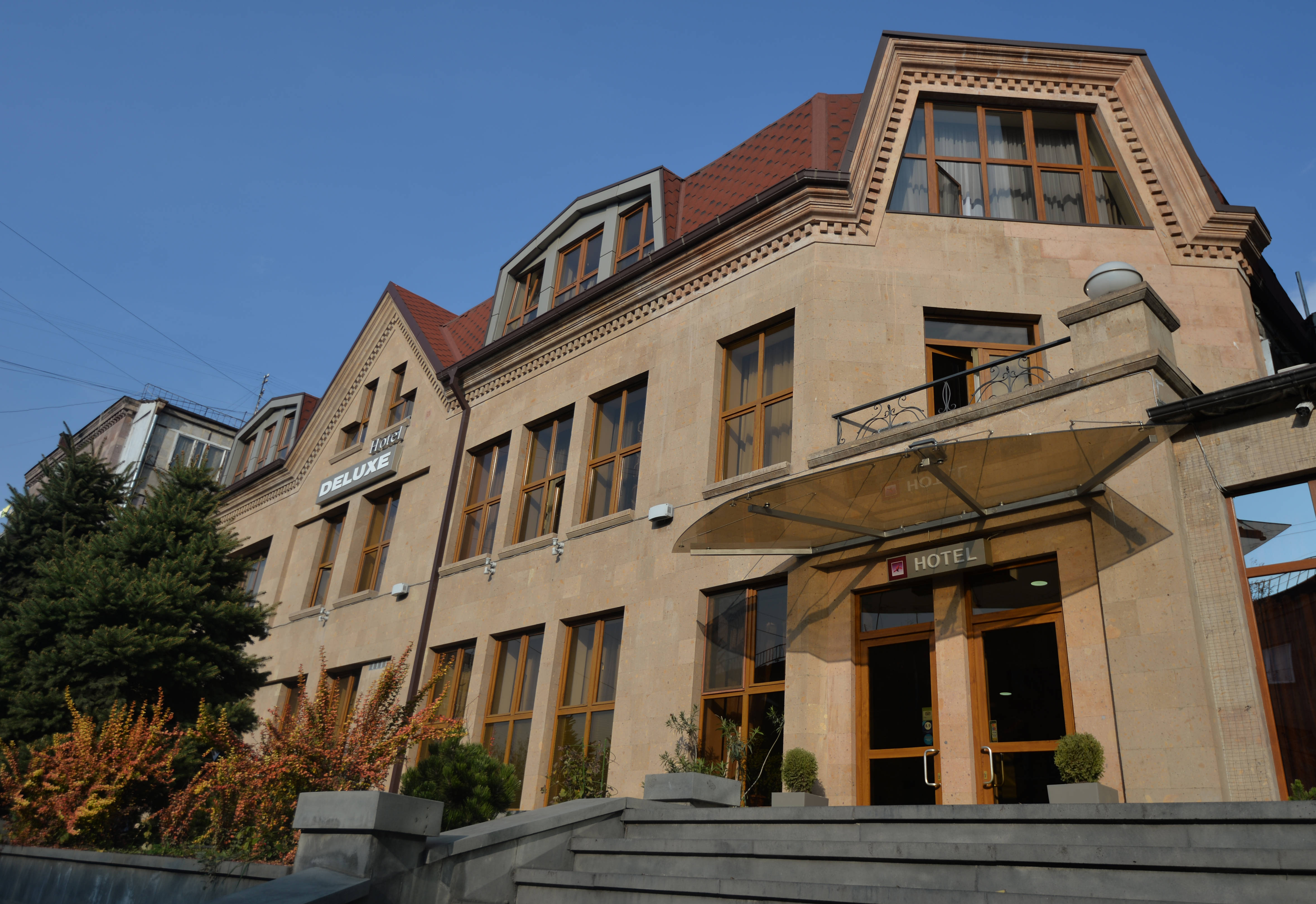 Deluxe Hotel Yerevan 1