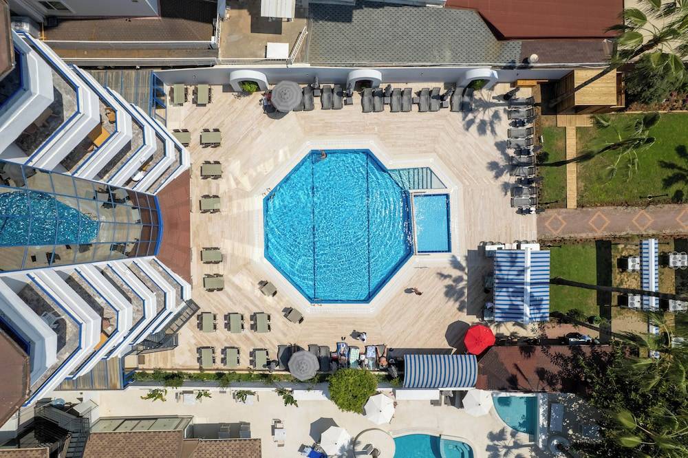 Elysee Beach Hotel 1