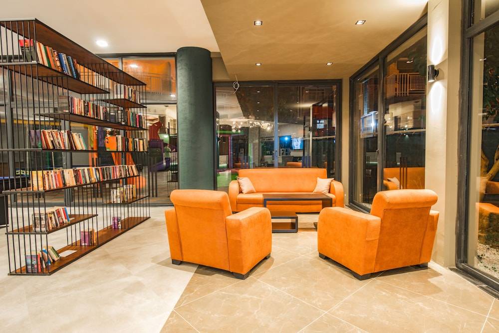 Kleopatra Tower Suite Hotel 2