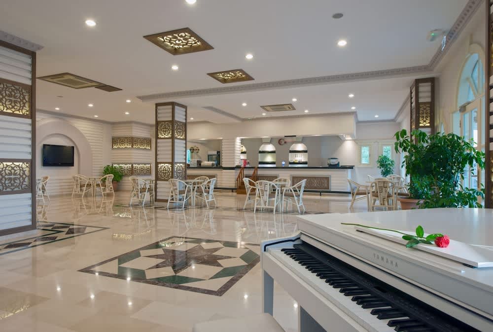 Club Paradiso Hotel 2