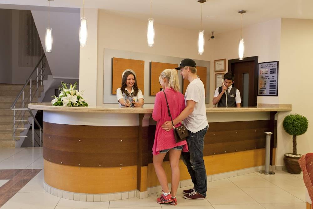 Kandelor Hotel 2