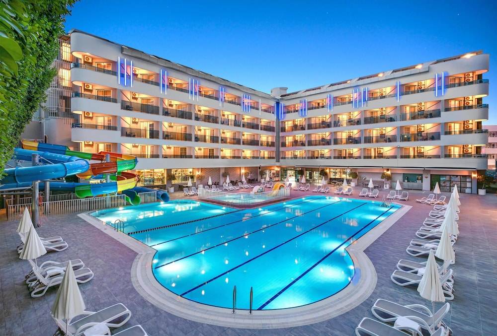 Avena Resort & Spa Hotel 1