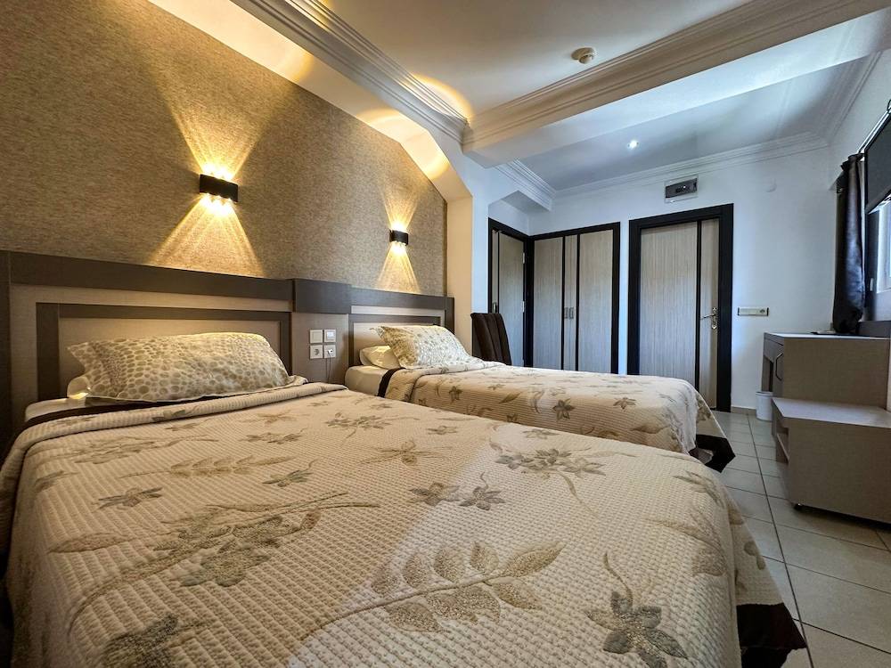 Monte Carlo Hotel 1