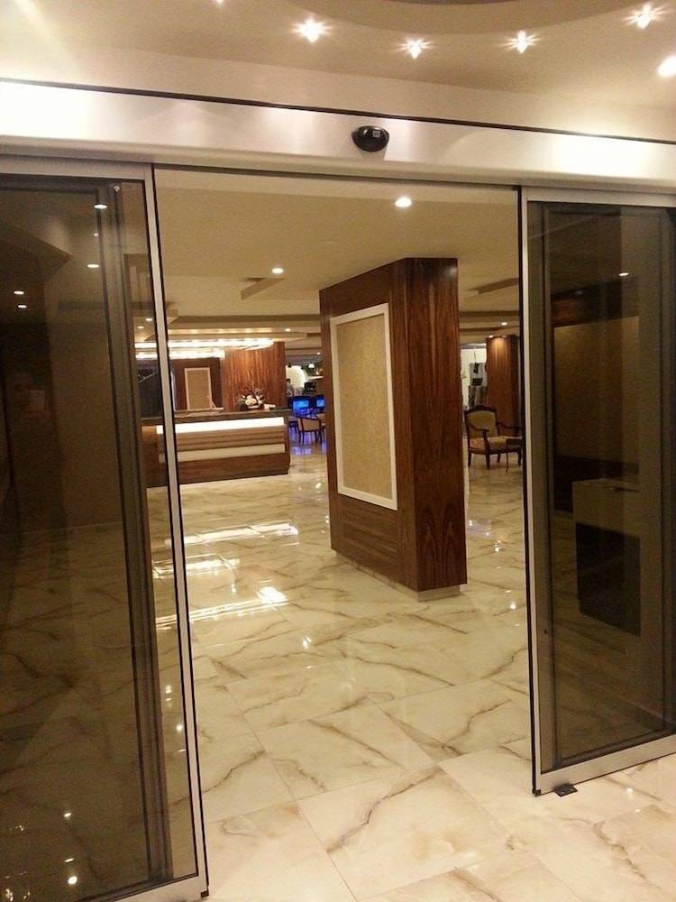 Lavinia Apart & Hotel 1