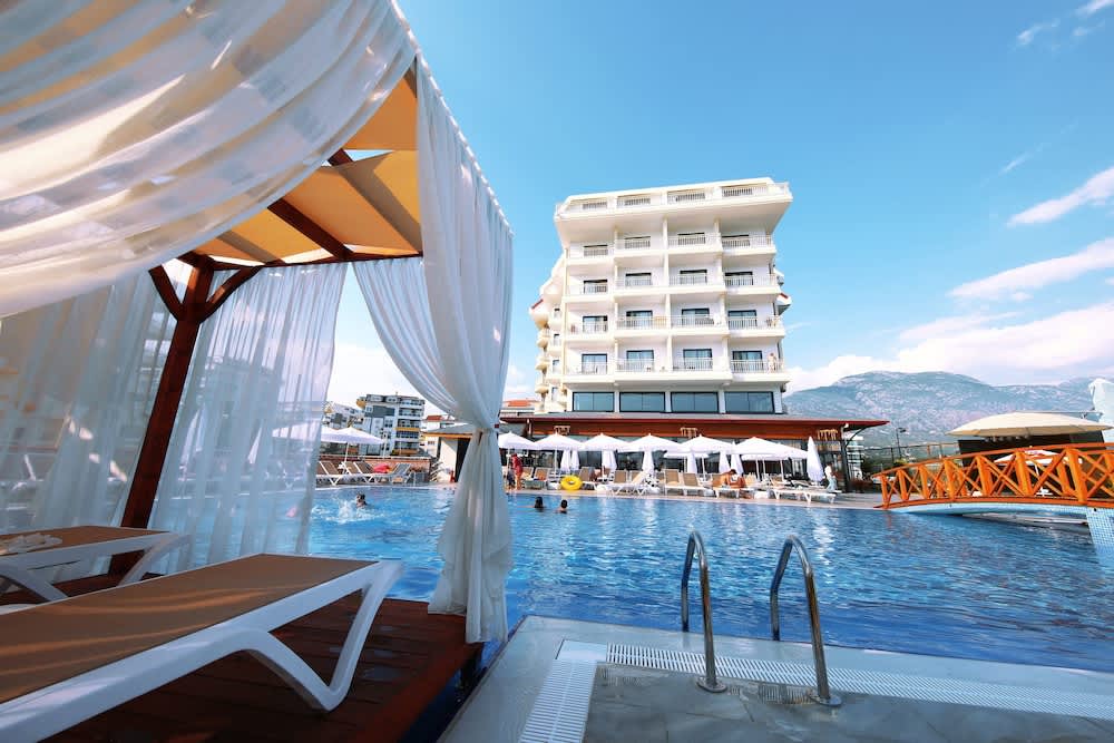 Sey Beach Hotel & Spa 1