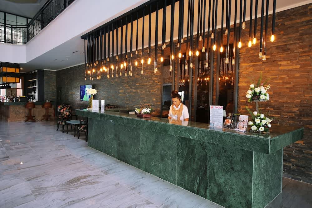 Sey Beach Hotel & Spa 2