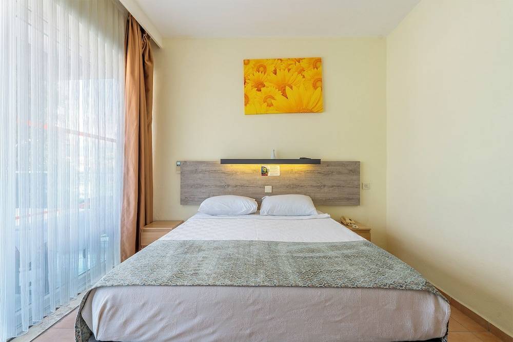 Gallion Hotel 1