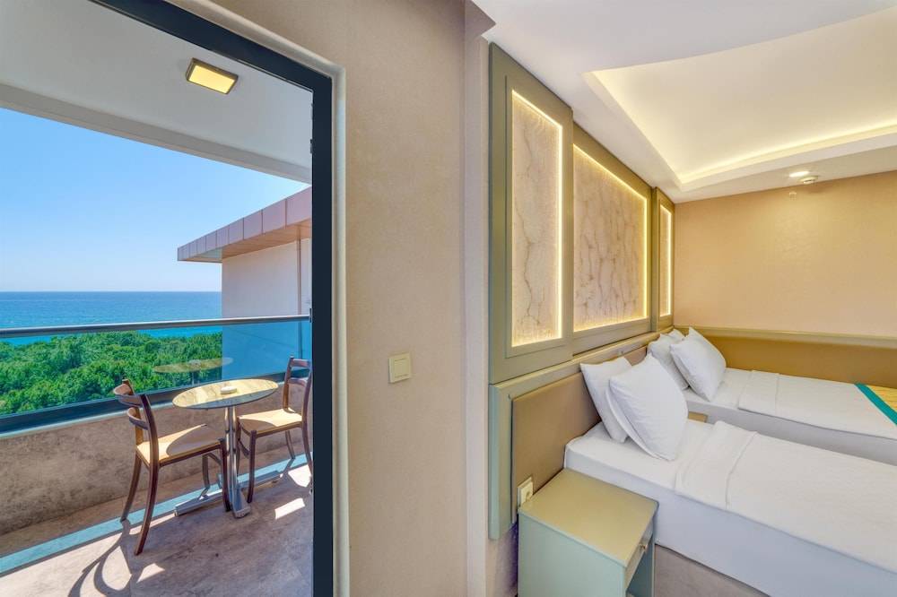 Hatipoglu Beach Hotel 1