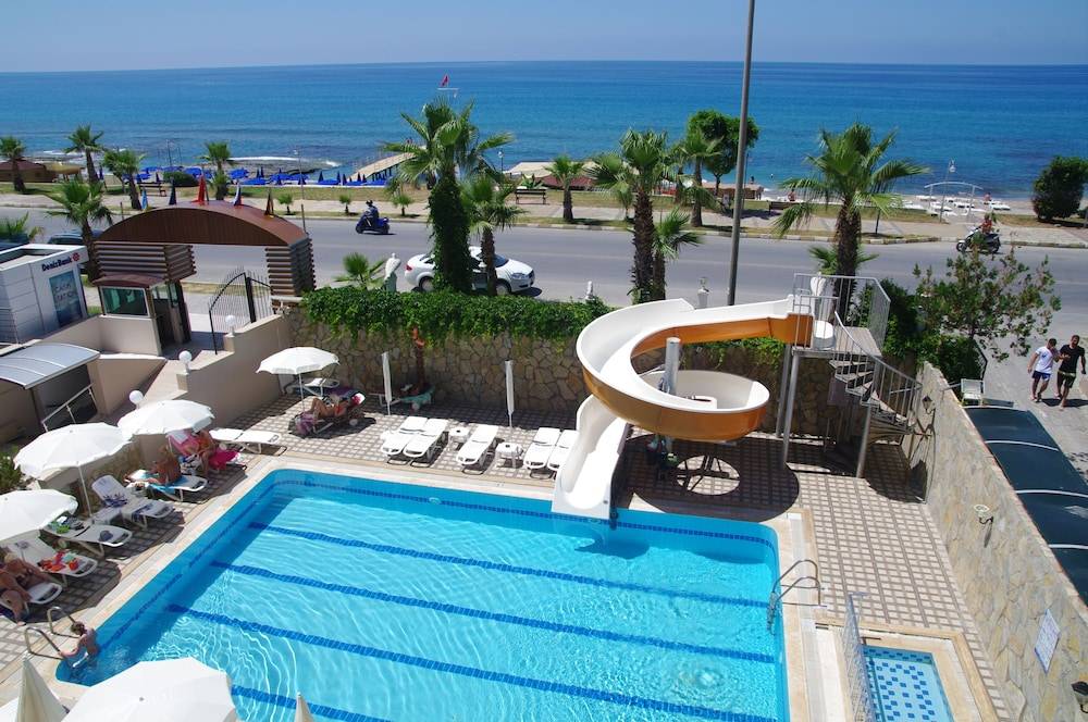 Club Bayar Beach Hotel 1