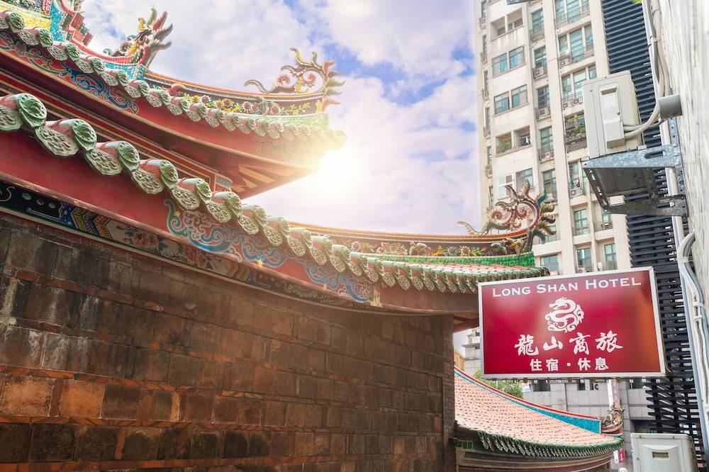 Longshan Inn 1