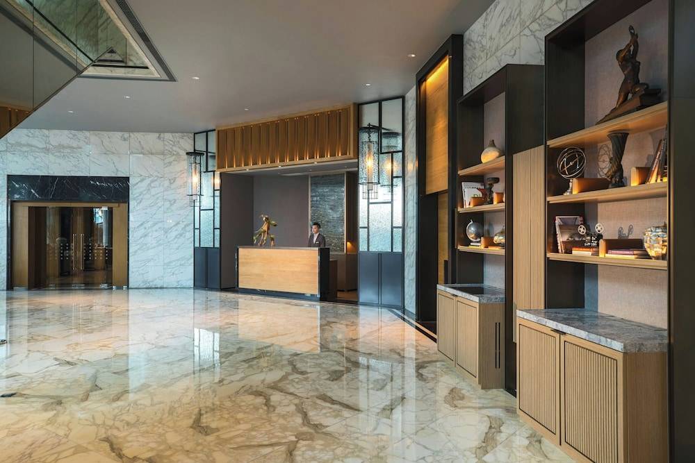 Renaissance Hong Kong Harbour View Hotel 2