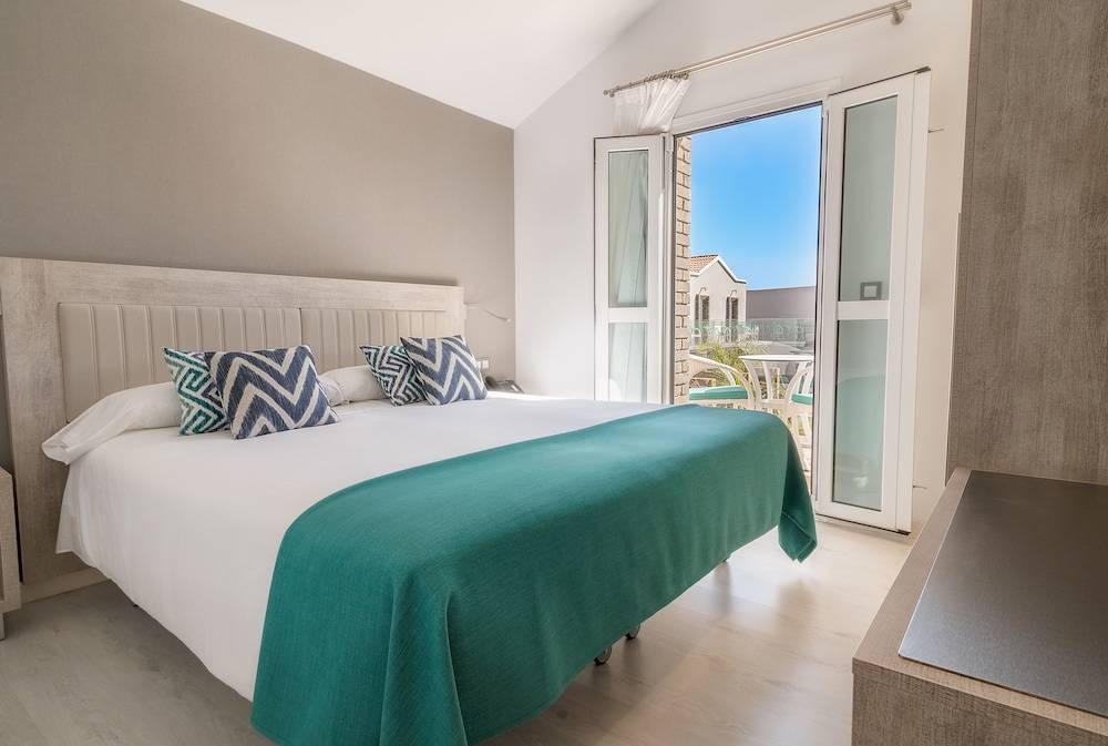 Hotel LIVVO Los Calderones - Adults recommended 2