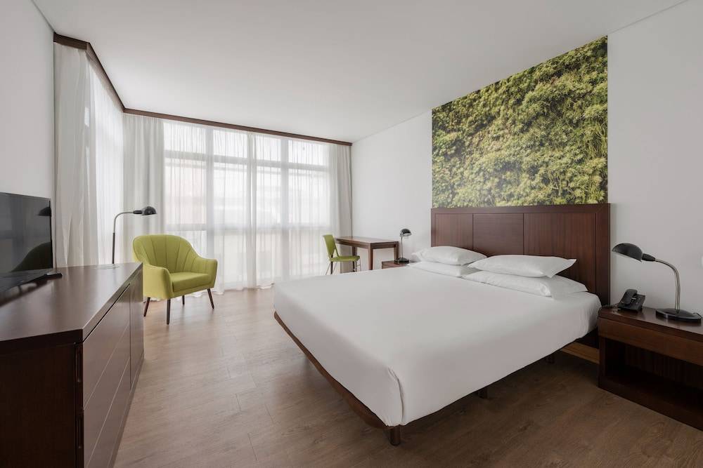 Neat Hotel Avenida 1