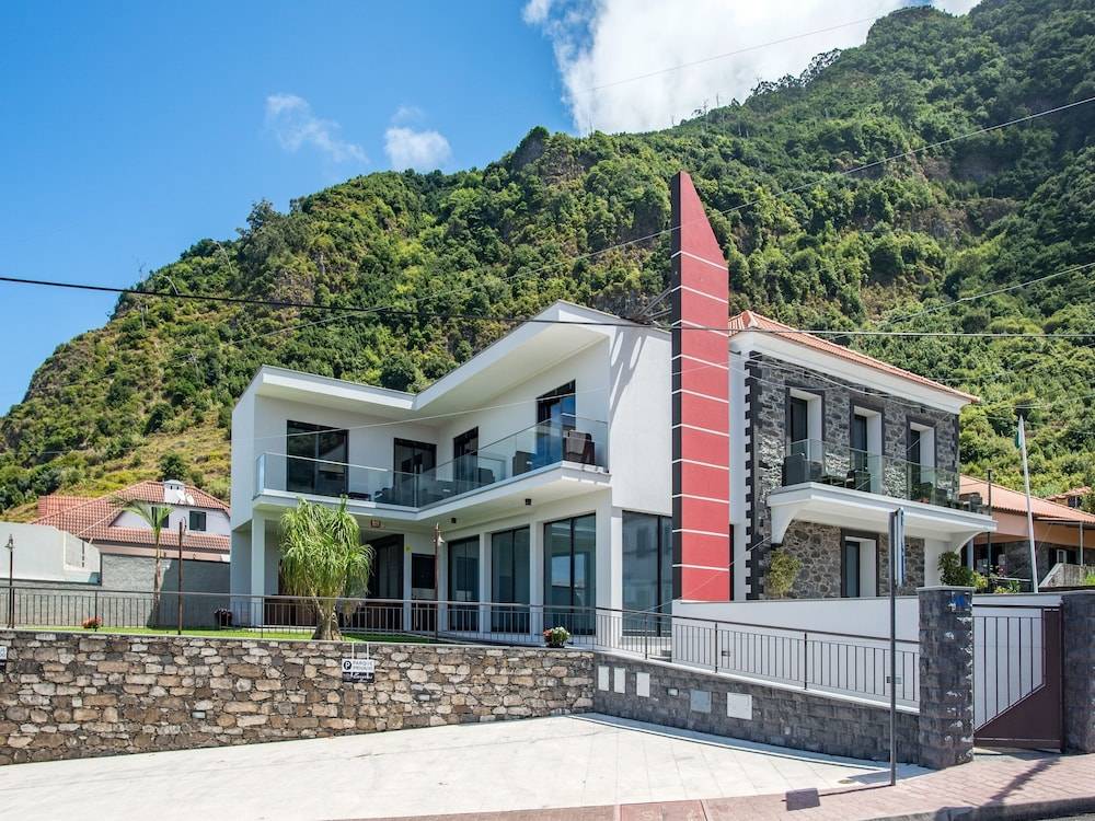 Enxurros House 1