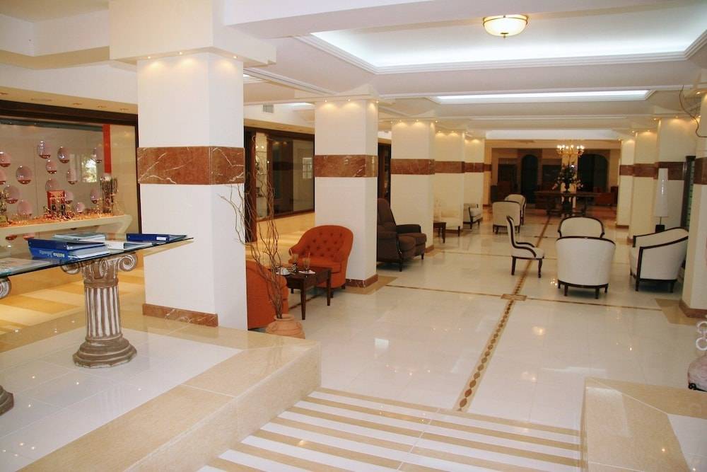 Crithoni's Paradise Hotel 1